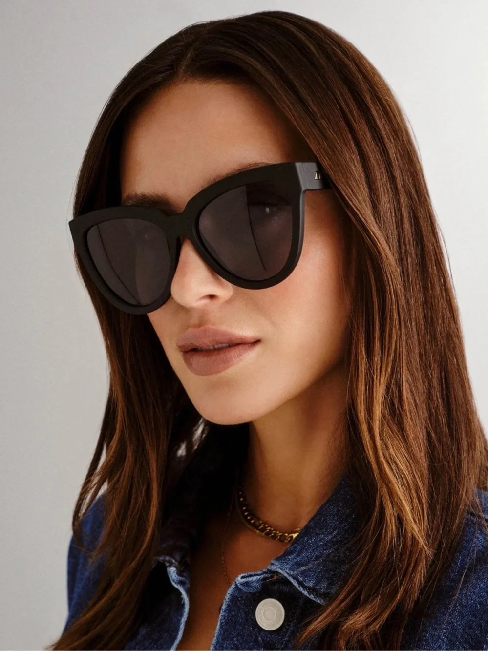 Le Specs liar epitome